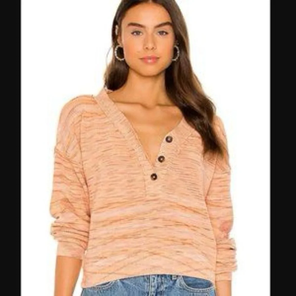 FREE PEOPLE Mercury Heathered Henley Sweater in Rosy Pink